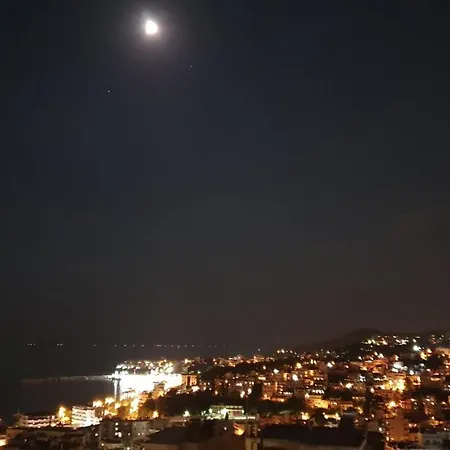 Christos House-- Comfortable Apartment With Great View And Private Parking ! Kavala Buitenkant foto